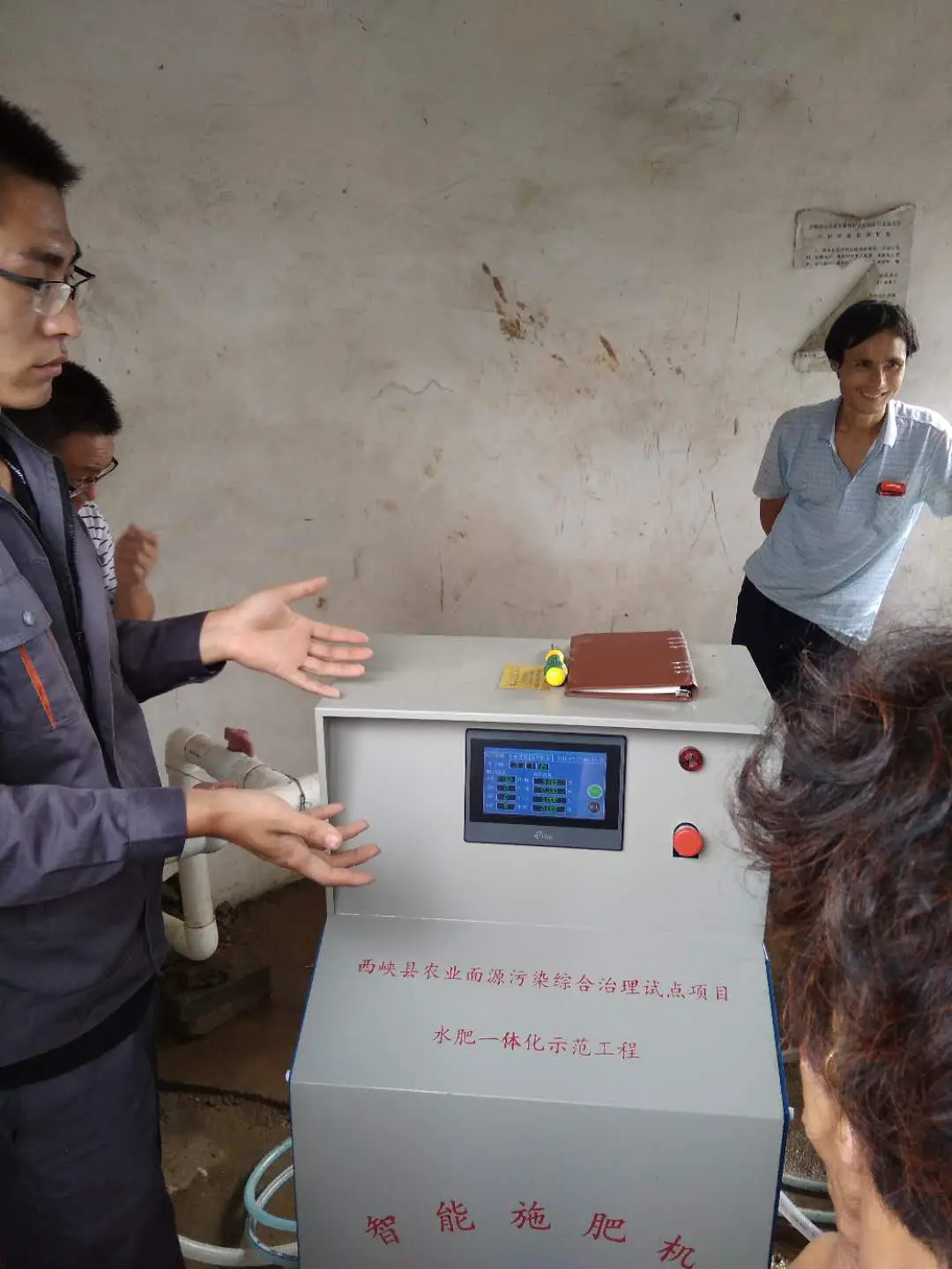 源润施肥机走进河南省孔沟村